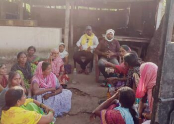 एका महिन्यात दुसरा भीषण अपघात; पूरडी हेटी (ता. गोंडपिपरी) येथे रेती ट्रॅक्टरखाली दबून तरुणाचा मृत्यू – आदिवासी टायगर सेनेच्या पुढाकाराने ५ लाखांची मदत