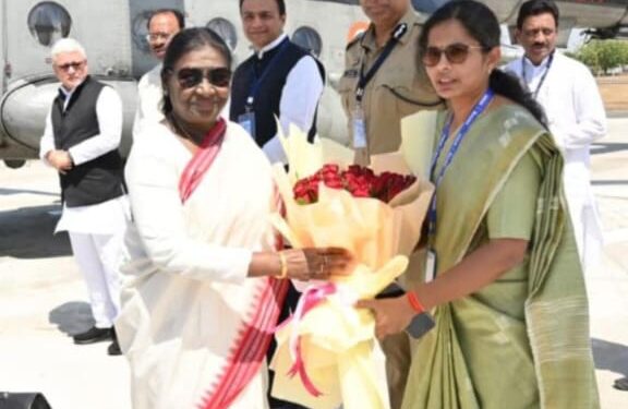 भारत देशाच्या माननीय महामहिम राष्ट्रपती द्रौपदी मुर्मू यांचे सेवाग्राम येथे आगमन…..