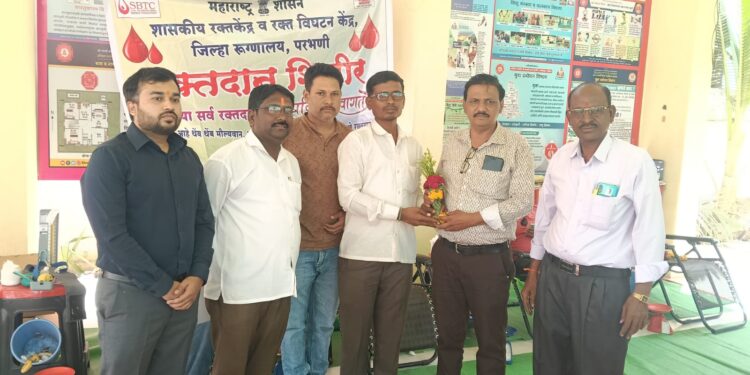 श्री स्वामी समर्थ पुण्यतिथी सोहळा निमितरक्तदान शिबीरात 42 सक्तदांच्याचे रक्तदान आणि गुरुचरित्र पारायण वाचकांना160 वृक्ष वाटप