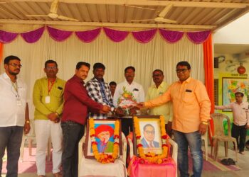 शांताबाई नखाते विद्यालय पाथरी येथे महात्मा ज्योतिबा फुले व डॉ.बाबासाहेब आंबेडकर जयंती उत्साहात साजरी