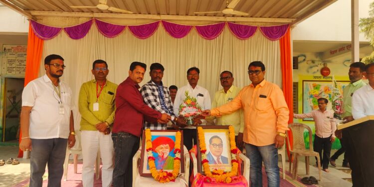 शांताबाई नखाते विद्यालय पाथरी येथे महात्मा ज्योतिबा फुले व डॉ.बाबासाहेब आंबेडकर जयंती उत्साहात साजरी