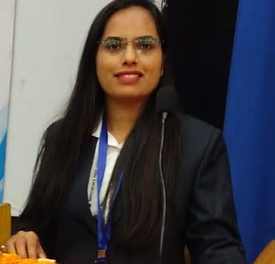 अहिंसा इंटरनॅशनल स्कूल, दोंडाईचाच्या प्राचार्यांनी अर्थशास्त्रात पीएच.डी. संपादन केली; त्यांचे संशोधन शैक्षणिक विकासात मोलाचे योगदान देते