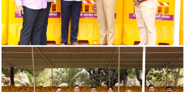डॉ. श्री. नानासाहेब धर्माधिकारी प्रतिष्ठानचा स्तुत्य उपक्रम;रायगड पोलीस दलास ६१५ बॅरिकेड्स व १६ ब्रेथ ॲनालायझर सुपूर्द