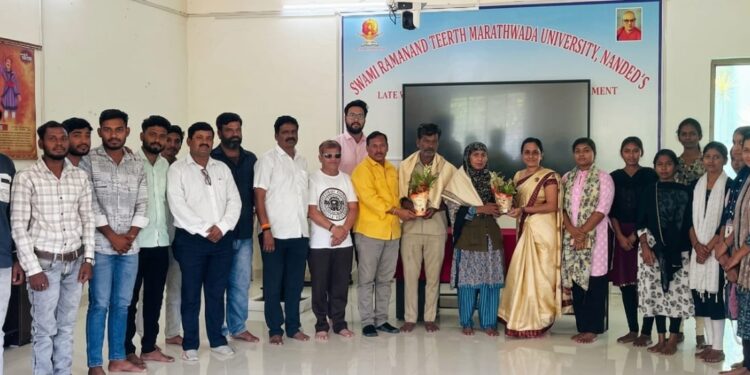 विद्यार्थिनींच्या सुरक्षिततेसाठी झटणारे एस.टी.चे चालक-वाहक ‘देवदूत’; किनवट संशोधन केंद्रातर्फे विशेष गौरव.