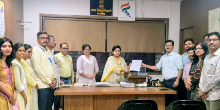 परंडा तहसीलदारांवरील हल्ल्याचा निषेध; दोषींवर कठोर कारवाईची संघटनेची मागणी