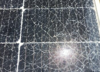 “ढोराळा शिवारात गारपीटीचा तडाखा; द्राक्ष, आंबा पिकांसह सौर प्लेटांचे मोठे नुकसान”