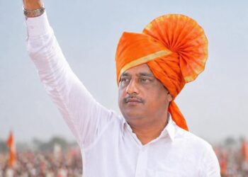 समता चळवळीतील झुंजार नेतृत्व चक्रधर दादा उगले अनंतात विलीन; अंत्ययात्रेला हजारोंचा जनसागर