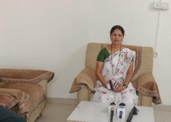 सेलूत वकिलावर खोटे गुन्हे दाखल केल्याचा आरोप; पत्रकार परिषदेत सुनिता ढोले यांचा गंभीर आरोप