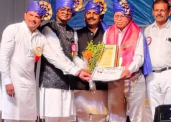 ज्येष्ठ सामाजिक कार्यकर्ते बापूसाहेब इंदवे यांना जीवन गौरव पुरस्कार