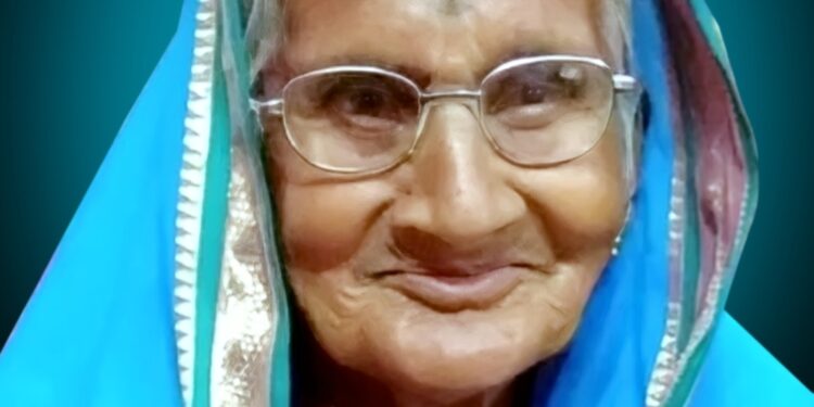 ज्येष्ठ पत्रकार नंदकुमार कुरूमकर यांना मातृषोक; सुशिलाबाई (ताई) कुरुमकर यांचे निधन