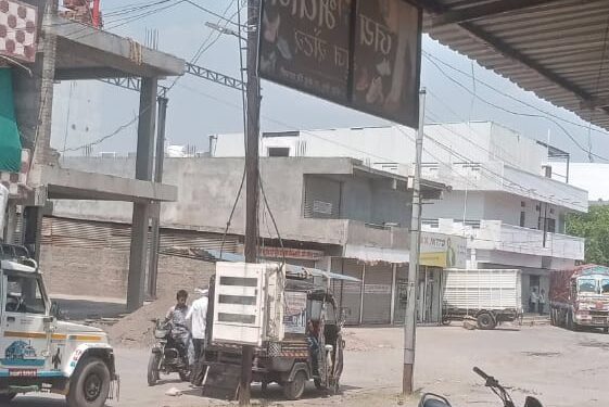 सेलू तालुक्यात खत व कीटकनाशक विक्रेत्यांचा बेमुदत बंद; कृषी सेवा विस्कळीत होण्याची शक्यता