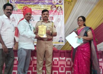 मल्हारी खुडे यांचा “संभाजी महाराज समाजरत्न पुरस्कार”ाने गौरव