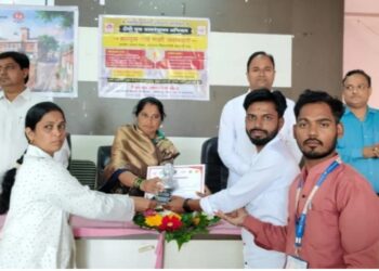 आजरा तालुका क्षयरोग मुक्तीकडे; ३७ ग्रामपंचायतींचा ‘महात्मा गांधी’ पुतळा व प्रमाणपत्र देऊन गौरव