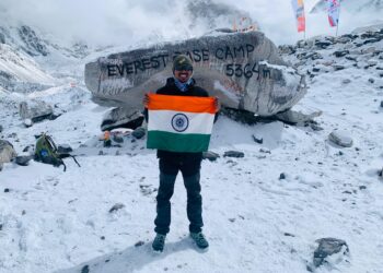 सातपुड्याच्या अतिदुर्गम भागातील आदिवासी गिर्यारोहक अनिल वसावे यांचा स्तुत्य उपक्रम