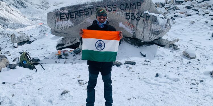 सातपुड्याच्या अतिदुर्गम भागातील आदिवासी गिर्यारोहक अनिल वसावे यांचा स्तुत्य उपक्रम