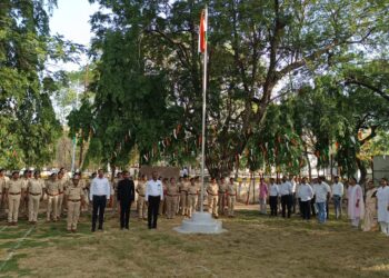 वर्धा येथे महाराष्ट्र राज्य स्थापना दिन उत्साहात साजरा
