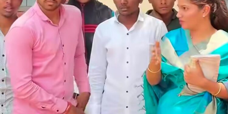 शिरूरमध्ये कबड्डी-खोखो खेळाडूंना दर्जेदार मैदान; लवासाहून लाल माती मागवून नगराध्यक्षा ऐश्वर्याताई पाचर्णे यांचा स्तुत्य उपक्रम
