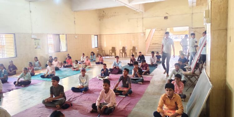 शनिमांडळ येथे महाराष्ट्र दिन व कामगार दिनानिमित्त भव्य सामान्य ज्ञान परीक्षा संपन्न