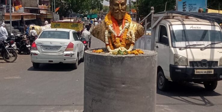 छत्रपती शिवाजी महाराजांच्या पुतळा उभारणीवरून मारेगावात तणाव