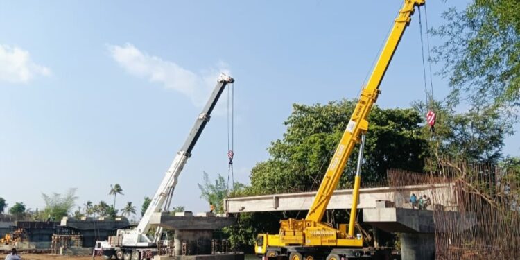 हिरण्यकेशी नदीवरील नवीन पुलाचे बांधकाम युद्धपातळीवर; लवकरच पूर्णत्वाची शक्यता