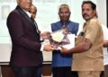 ९८% वीजबिल वसुलीबद्दल तंत्रज्ञ राम हरी अण्णा यांचा गौरव
