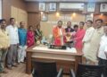 सोलापूर जिल्हा परिषदेच्या नूतन पदाधिकाऱ्यांचा जंगी सत्कार; ‘जपानी सलून खुर्ची’ योजना राबवण्याची मागणी