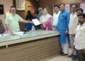 नरसापुर प्रकरणी जिल्हाधिकाऱ्यांना निवेदन; आरोपीवर कठोर कारवाईची मागणी
