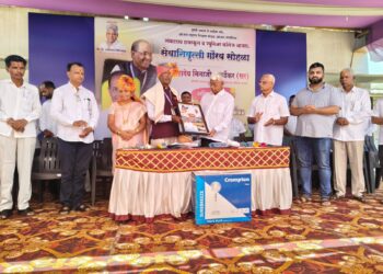 व्यंकटराव प्रशालेचे प्राचार्य एम. एम. नागुर्डेकर यांचा सेवानिवृत्तीनिमित्त भव्य नागरी सत्कार