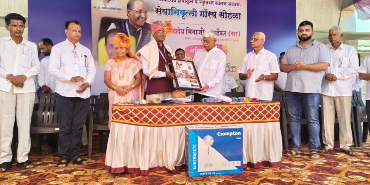 व्यंकटराव प्रशालेचे प्राचार्य एम. एम. नागुर्डेकर यांचा सेवानिवृत्तीनिमित्त भव्य नागरी सत्कार