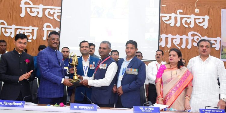 धाराशिव ध्वजदिन निधी संकलनात राज्यात तिसरे ; उत्कृष्ट कार्याबद्दल सन्मान