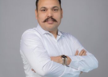 शेतकऱ्यांनी अफवांवर विश्वास ठेवू नये; माहितीसाठी थेट कारखान्याशी संपर्क साधावा : ओमराजे बोत्रे पाटील