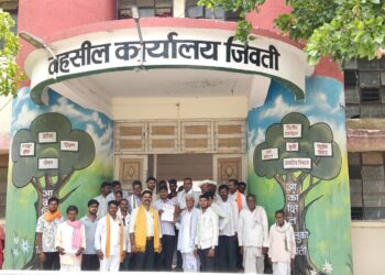 बंजारा समाजाच्या एसटी आरक्षण मागणीसाठी जिवती तहसीलदारांना निवेदन