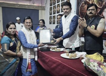 समाजसेवेतील उल्लेखनीय कार्याबद्दल किशोर पाटील यांना ‘महाराष्ट्र रत्न पुरस्कार’ प्रदान
