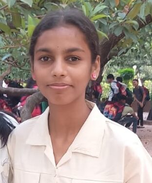 म. ना. बरोरा विद्यालयाच्या विद्यार्थ्यांचे घवघवीत यश; स्नेहल उमवणे ठरली तालुक्याचा अभिमान