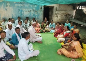 सावरगाव अत्याचारग्रस्त चिमुकलीची वंचित बहुजन आघाडीच्या पदाधिकाऱ्यांकडून भेट; न्यायासाठी लढा सुरू ठेवण्याची ग्वाही