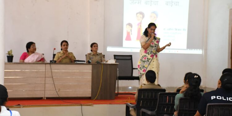 वर्धा पोलिस दलात महिला अधिकारी व अंमलदारांसाठी आरोग्यविषयक विशेष कार्यशाळा