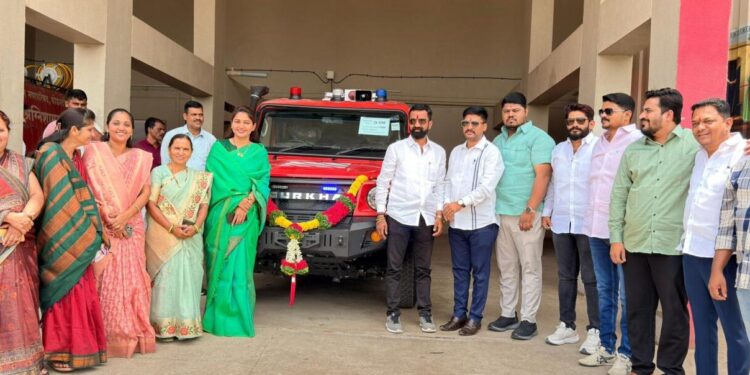 शिरूर नगरपरिषदेच्या ताफ्यात अत्याधुनिक ‘मिनी रेस्क्यू टेंडर’ दाखल; नगराध्यक्षा ऐश्वर्या पाचर्णे यांच्या हस्ते लोकार्पण