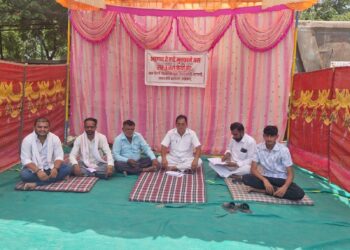 “बससेवेसाठी ग्रामस्थांचा एल्गार” : वाडे–भडगाव मार्गावरील बसफेऱ्या सुरू करण्यासाठी आमरण उपोषणाचा पहिला दिवस