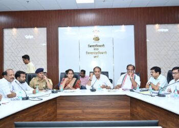 नगरपालिकांनी जिल्हा वार्षिक योजनेचे प्रस्ताव प्राधान्यक्रम ठरवूनच सादर करावेत
