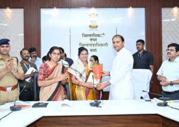 पालकमंत्र्यांच्या हस्ते जिल्हास्तरीय पुण्यश्लोक अहिल्यादेवी होळकर पुरस्कारांचे वितरण