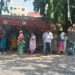 बस थांबा नावालाच; झाडाच्या सावलीचा प्रवाशांना आधार