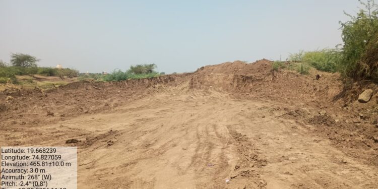 वैजापूर महसूल विभागाचा ‘महा-घोटाळा’; मृत व्यक्तीच्या नावाने रॉयल्टी, गायरानात ‘हायवा’राज!