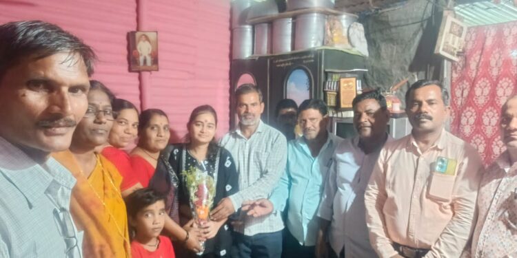 पिपरी पुनर्वसनची कल्याणी तेटू ठरली नोबेल किड्स स्कूलची गुणवंत विद्यार्थीनी; दहावीत ९५ टक्के गुणांसह प्रथम क्रमांक
