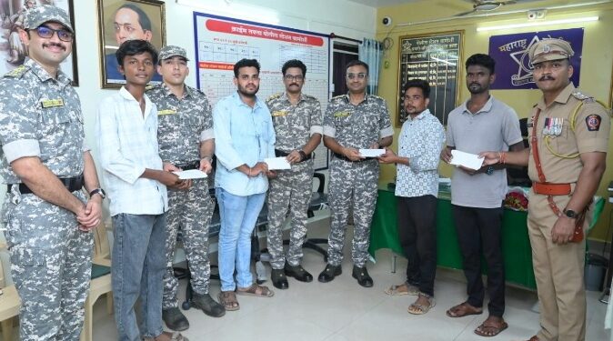 चामोर्शी पोलिसांची दमदार कारवाई; २ लाख ३९ हजारांचे ११ मोबाईल हस्तगत