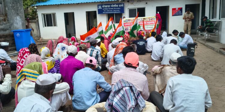 विवाहितेच्या आत्महत्येप्रकरणी एल्गार कष्टकरी संघटनेचे धरणे आंदोलन