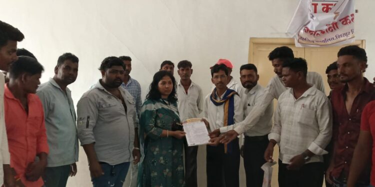 हिंगोणी बु. येथे सौर ऊर्जा प्रकल्पाला ग्रामसभेचा तीव्र विरोध; भील समाजासाठी जागेची मागणी