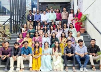 दयानंद इन्स्टिट्यूट ऑफ फार्मसीत बी. फार्मसी अंतिम वर्ष विद्यार्थ्यांचा निरोप समारंभ उत्साहात संपन्न
