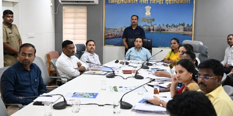 मान्सूनपूर्व तयारीसाठी प्रशासन सज्ज; पालकमंत्री नितेश राणे यांचे निर्देश