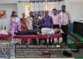 सुरेशदादा जैन औषधनिर्माण शास्त्र महाविद्यालयात रक्तदान शिबिरं संपन्न