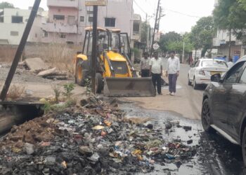 मान्सूनपूर्व नालेसफाईची कामे युद्धपातळीवर सुरू